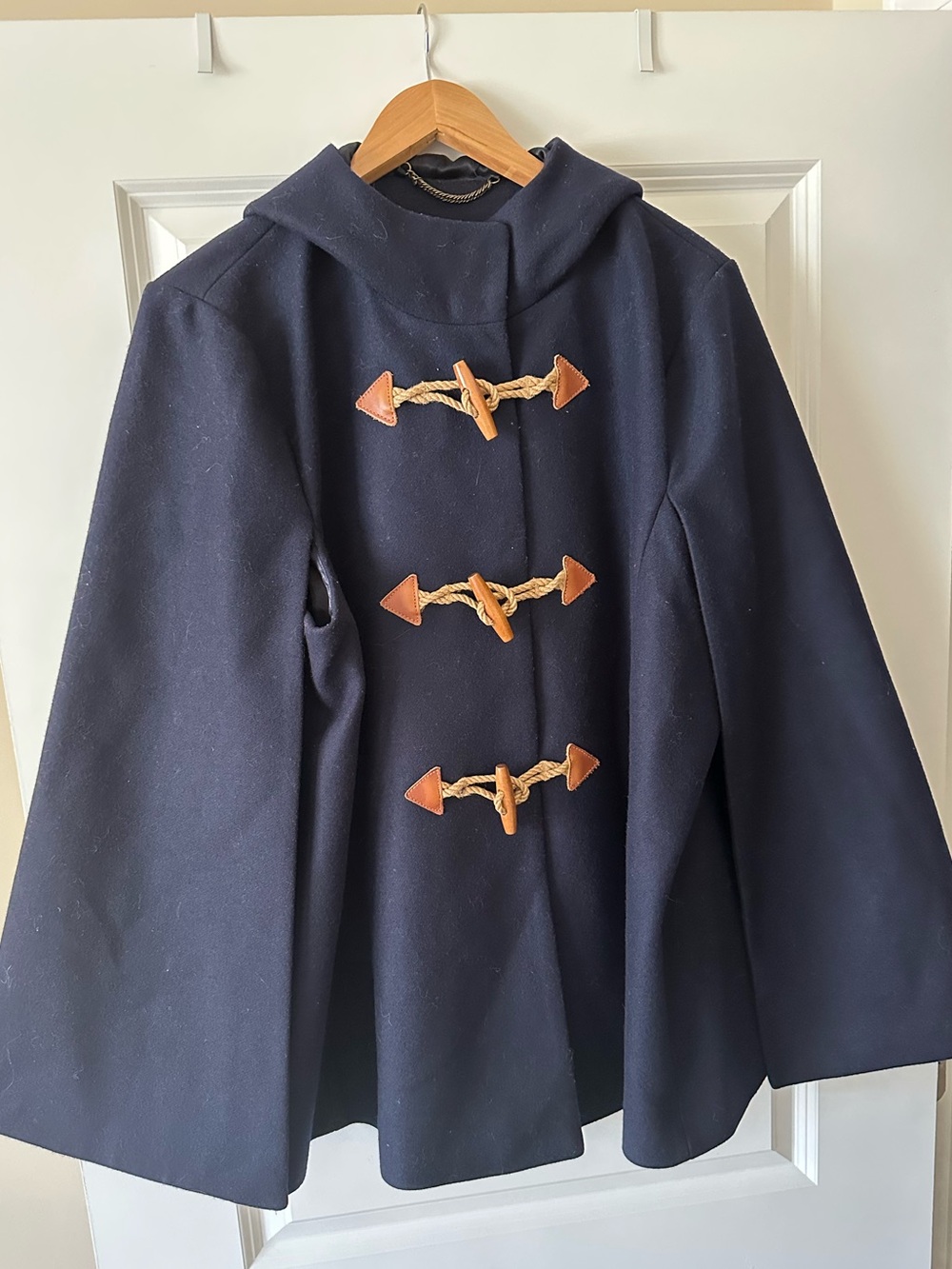 J Crew Women’s Navy Wool Blend Toggle Cape Coat L/XL EUC - Picture 2 of 4